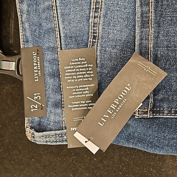 💕LIVERPOOL💕 Pamela Cropped Flare Jeans ~ Wystone 12/31 NWT - Picture 9 of 12